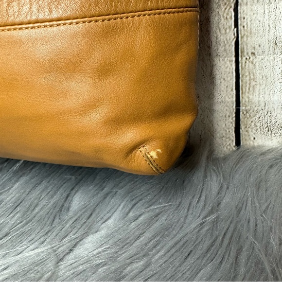 COACH - crossbody/hand bag - Picture 12 of 12